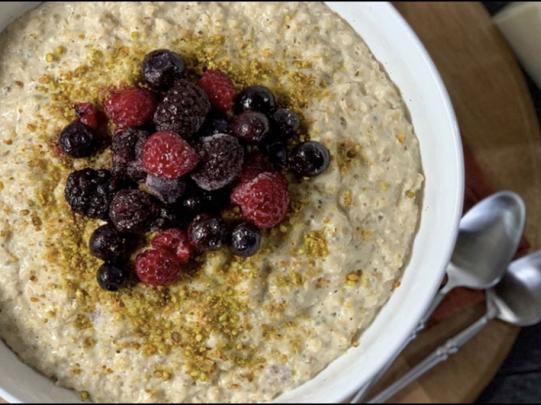 Pistachio, Oat, Chia & Berry Porridge